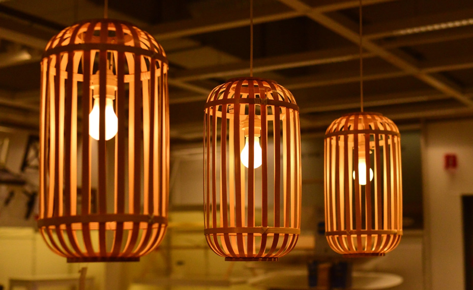 What is the significance of rattan lamps and bamboo lamps in the modern commercial field?