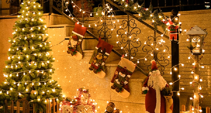 Outdoor string lights suitable for parties and garden decorations